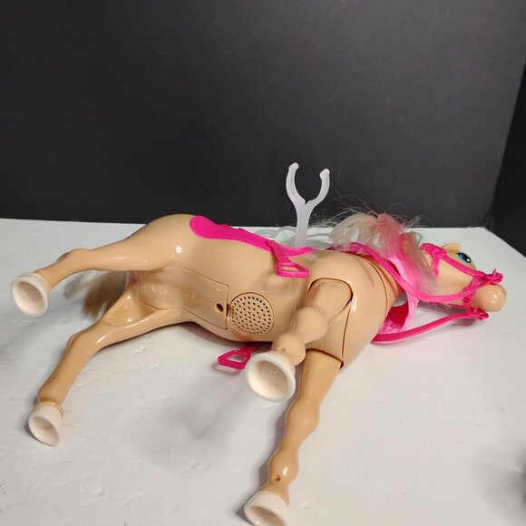 Barbie Dancin' Fun Horse - Picture 8 of 15